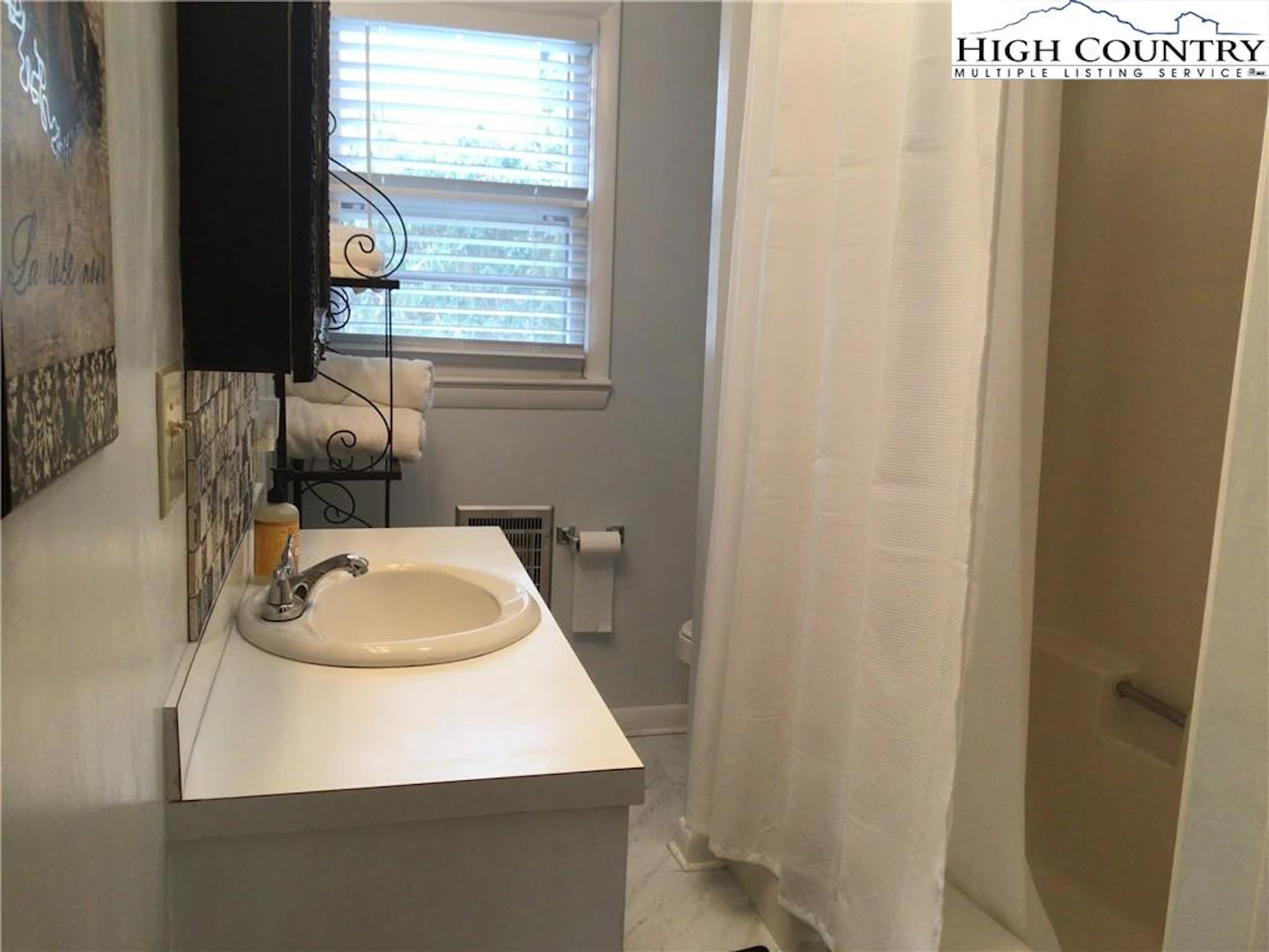 Image number 14 for the current listing
