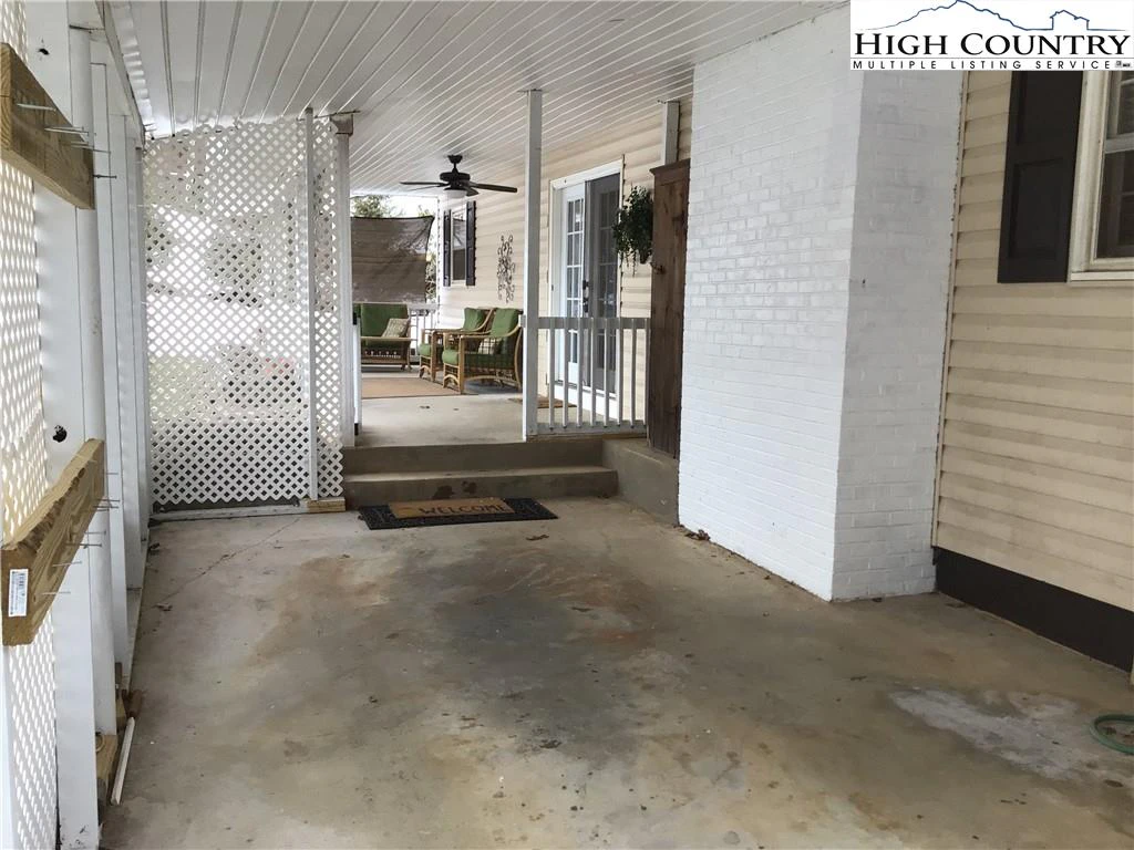 Image number 10 for the current listing
