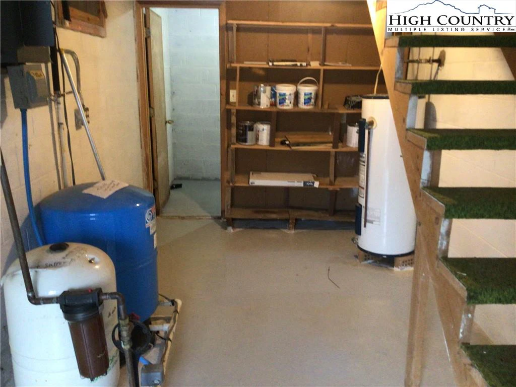 Image number 9 for the current listing