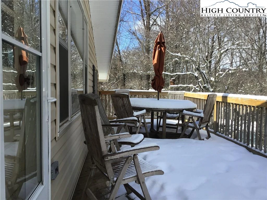 Image number 4 for the current listing