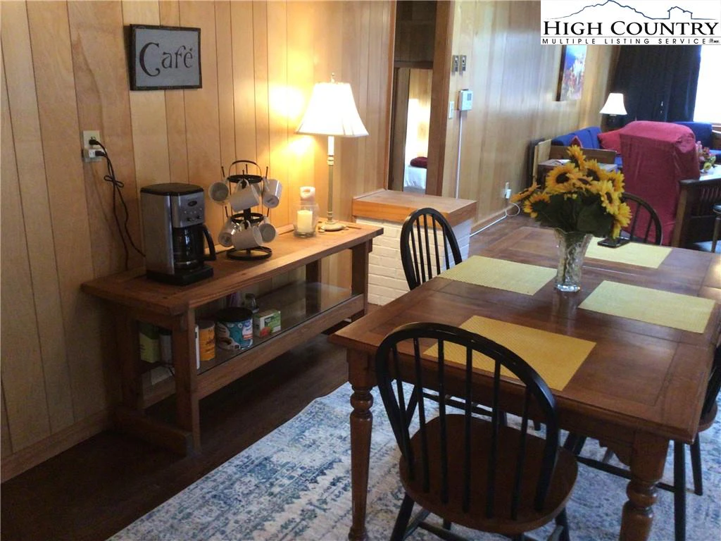 Image number 20 for the current listing