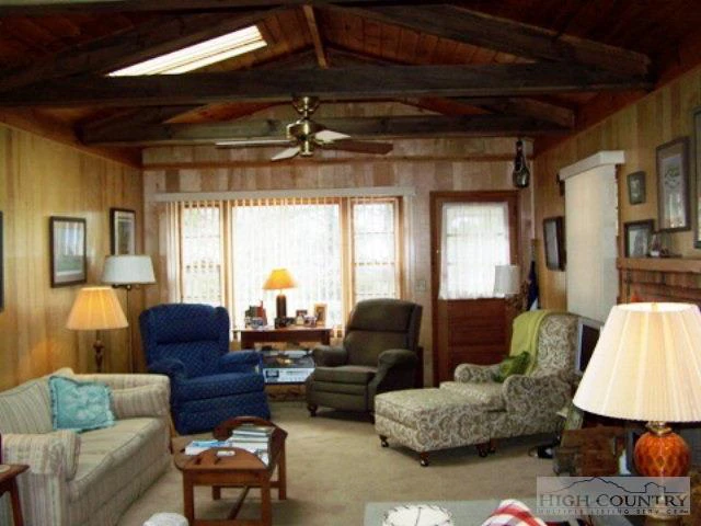 Image number 3 for the current listing