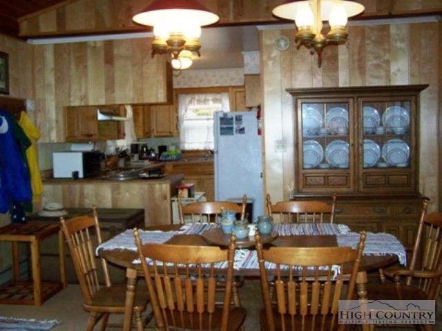 Image number 5 for the current listing