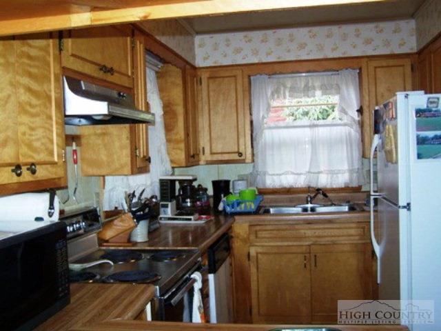 Image number 6 for the current listing
