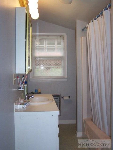 Image number 8 for the current listing