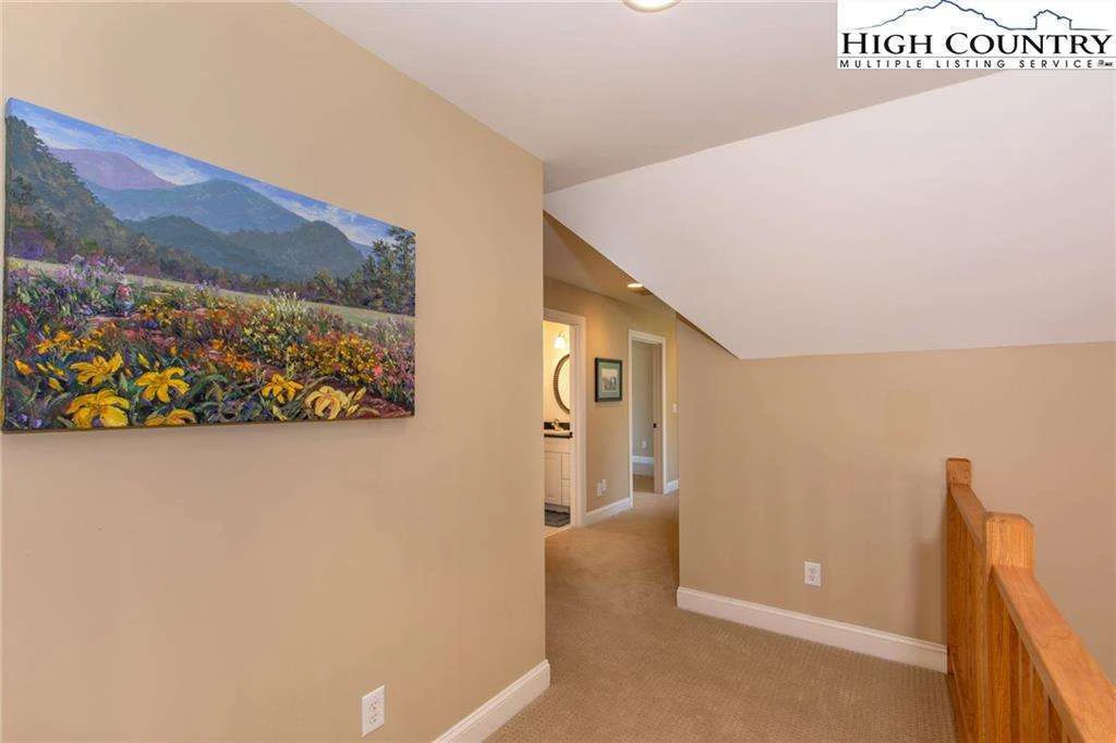 Image number 6 for the current listing