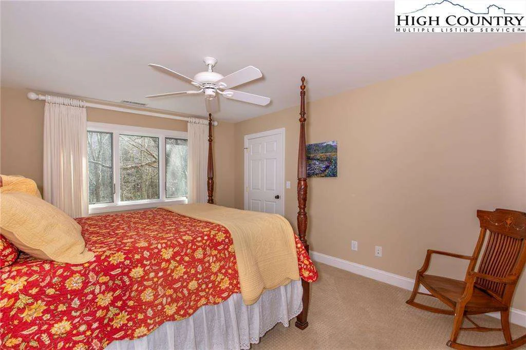 Image number 12 for the current listing