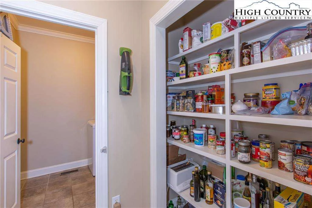 Image number 2 for the current listing