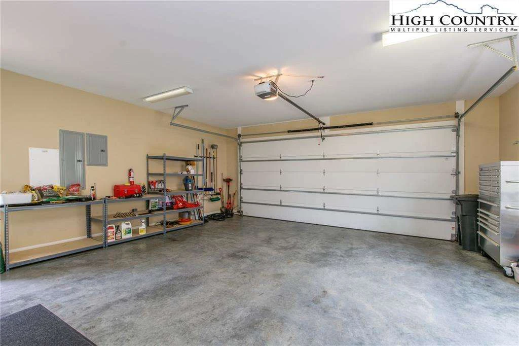 Image number 16 for the current listing