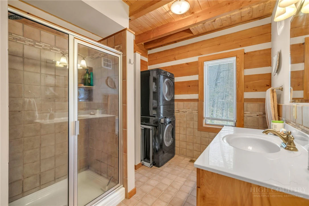 Image number 13 for the current listing