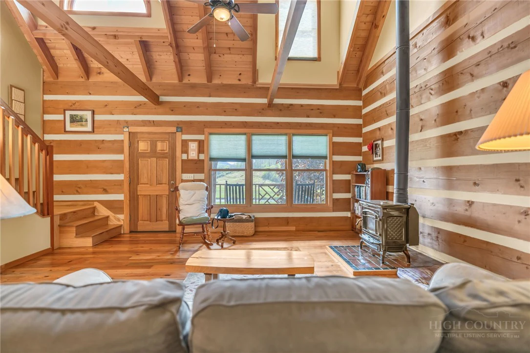 Image number 3 for the current listing