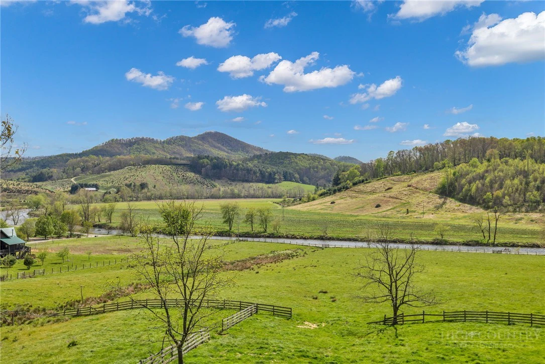 Image number 21 for the current listing