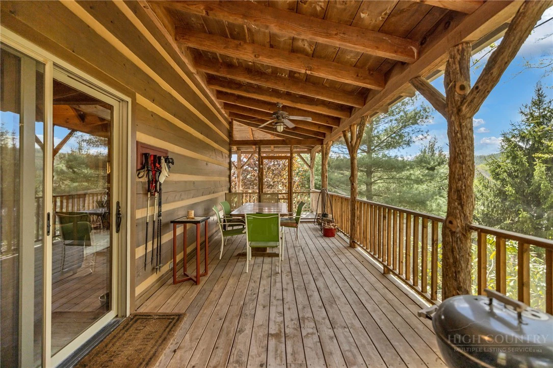 Image number 16 for the current listing