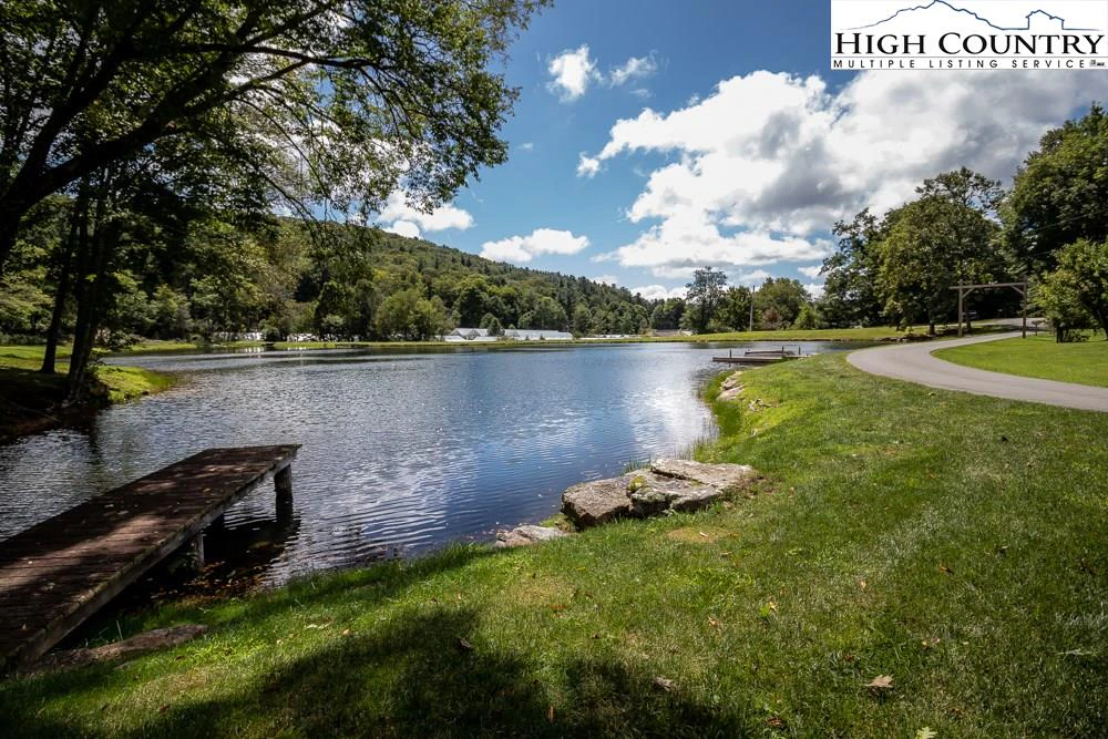 Image number 17 for the current listing
