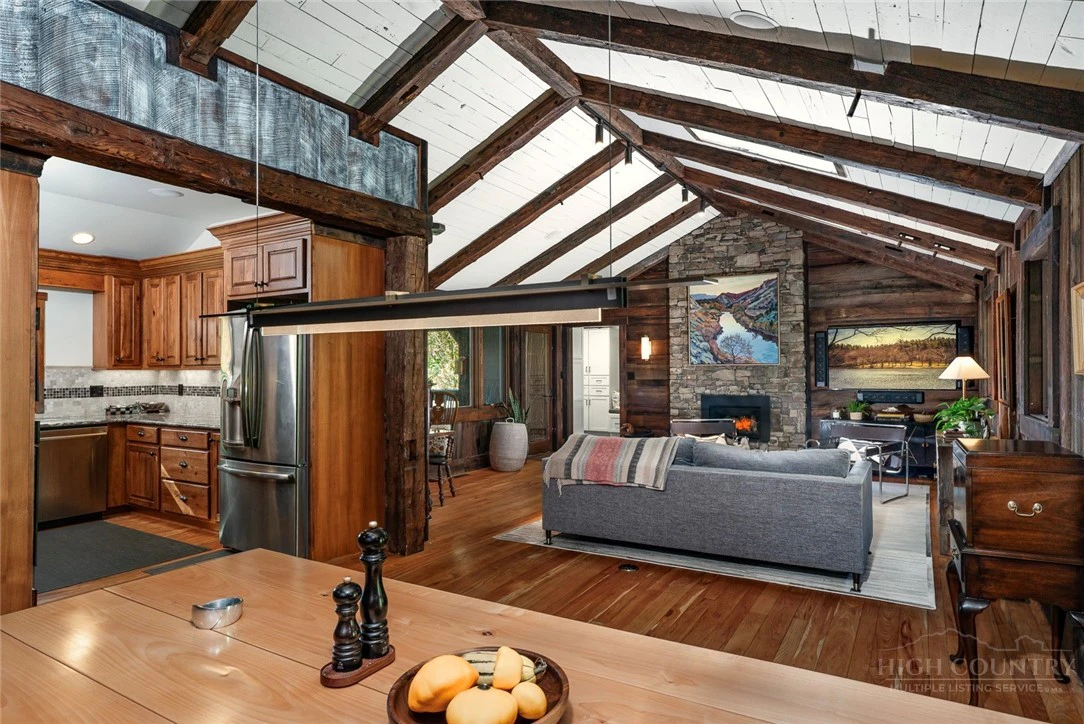 Image number 12 for the current listing
