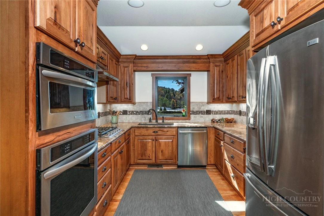 Image number 14 for the current listing