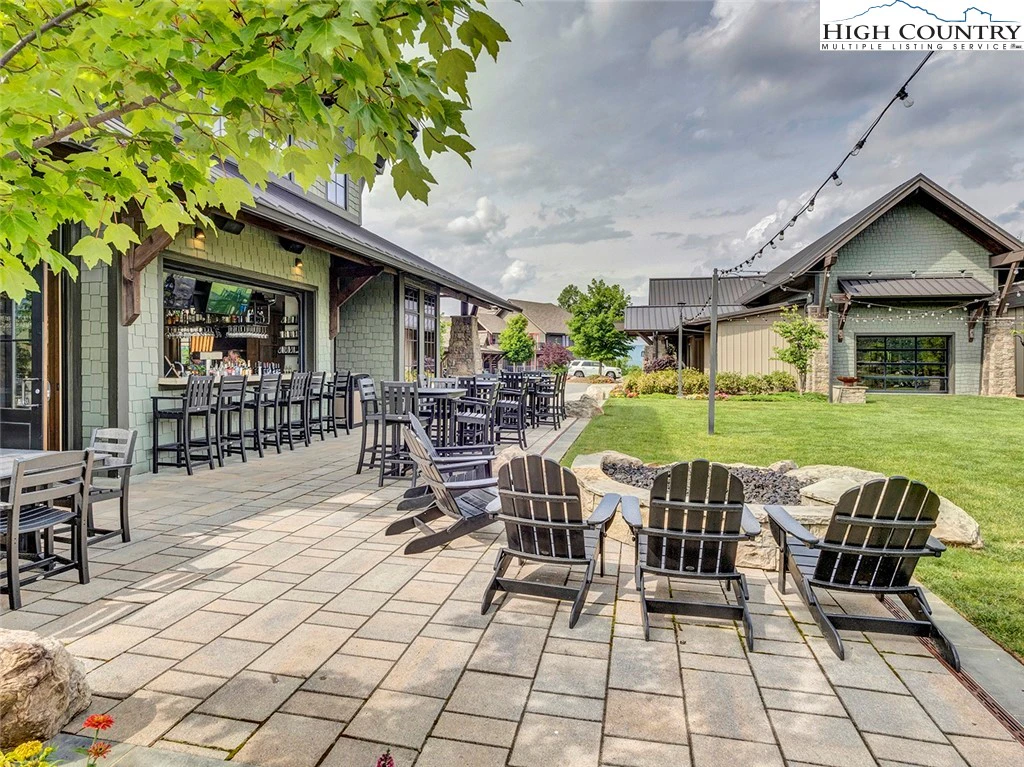 Image number 2 for the current listing