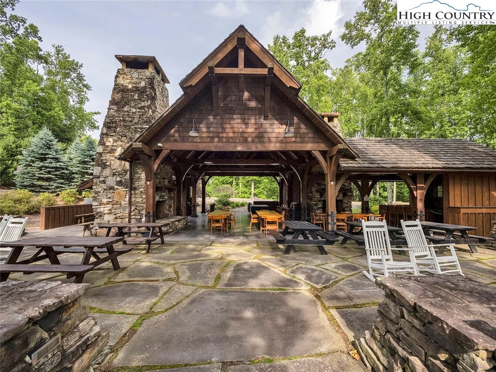 Image number 20 for the current listing