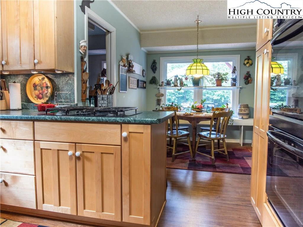 Image number 2 for the current listing