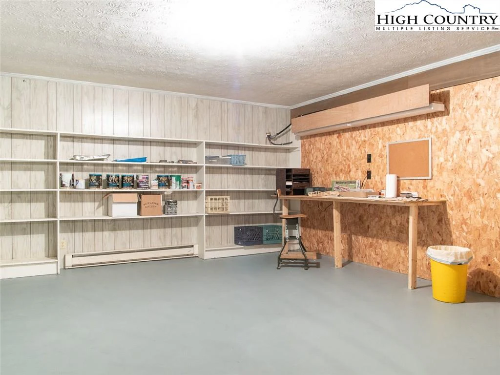 Image number 9 for the current listing