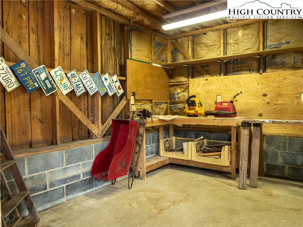 Image number 4 for the current listing