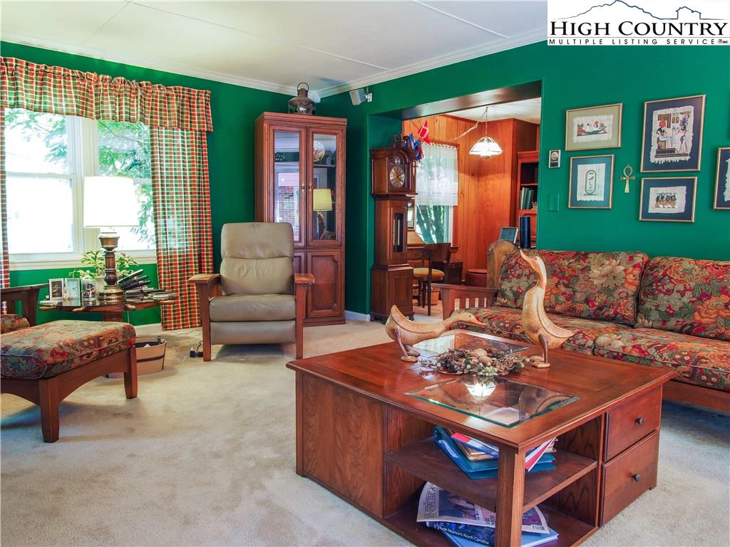 Image number 22 for the current listing