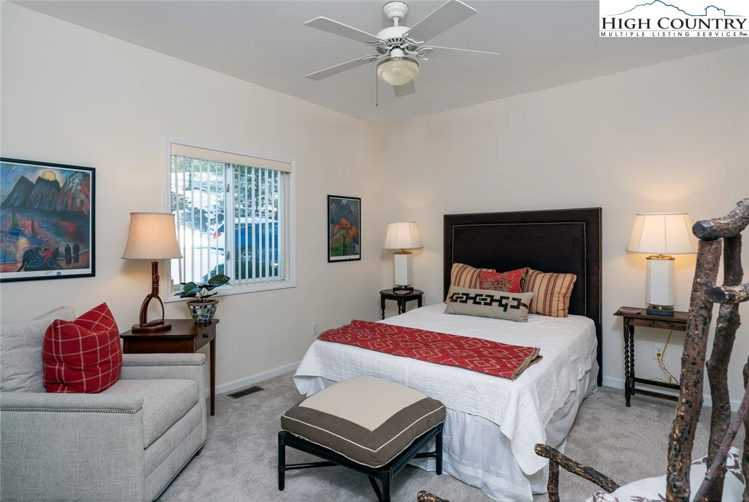 Image number 5 for the current listing