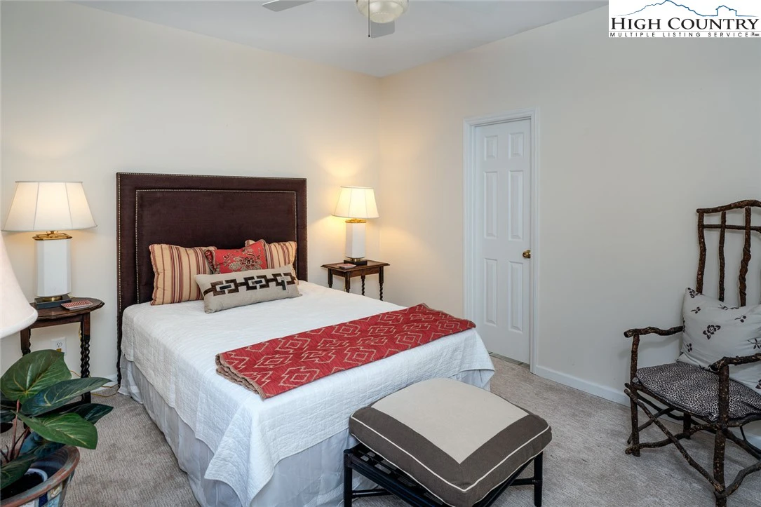 Image number 6 for the current listing