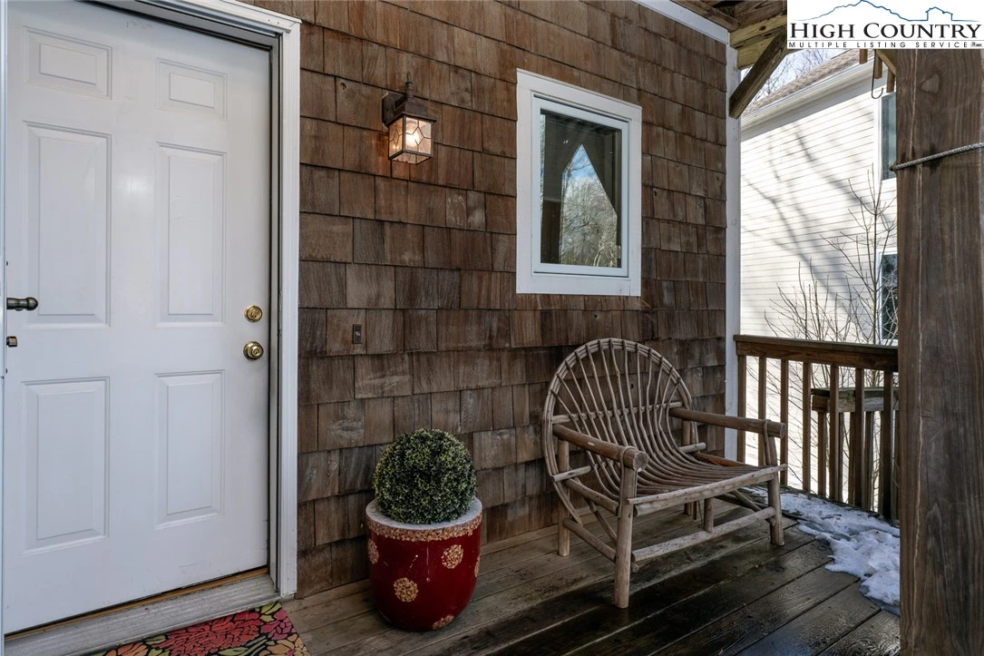 Image number 21 for the current listing