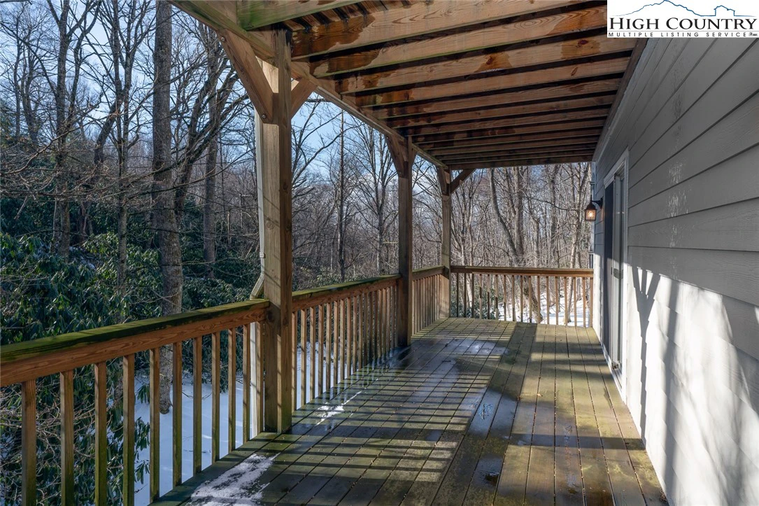 Image number 19 for the current listing
