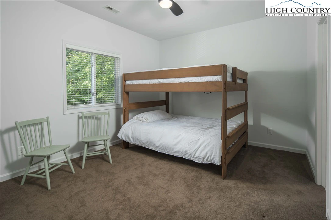 Image number 8 for the current listing
