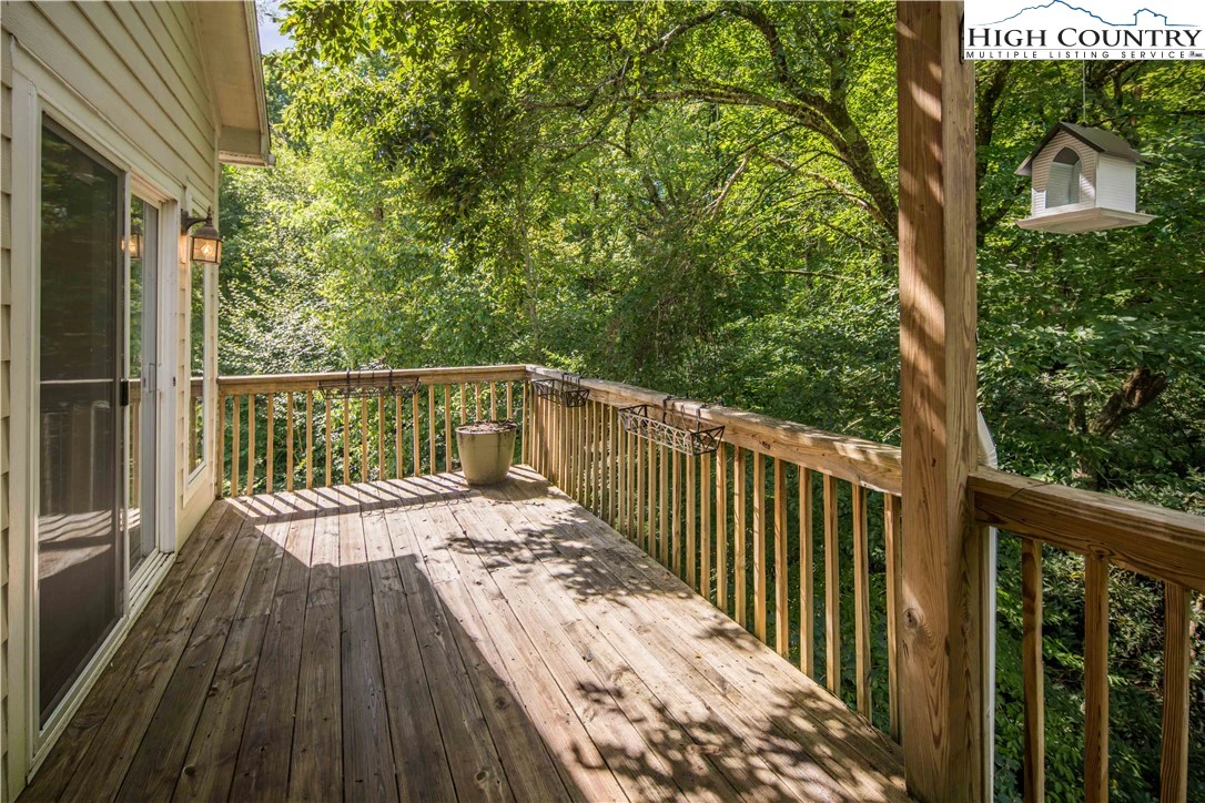 Image number 4 for the current listing