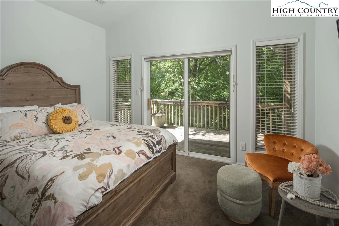 Image number 2 for the current listing