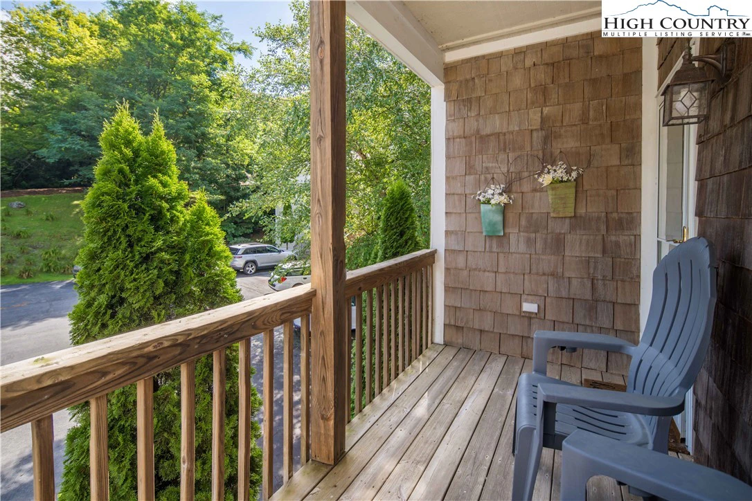 Image number 18 for the current listing