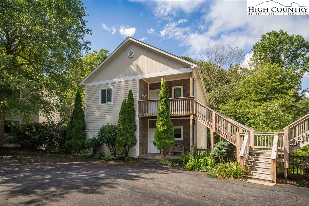 Image number 9 for the current listing