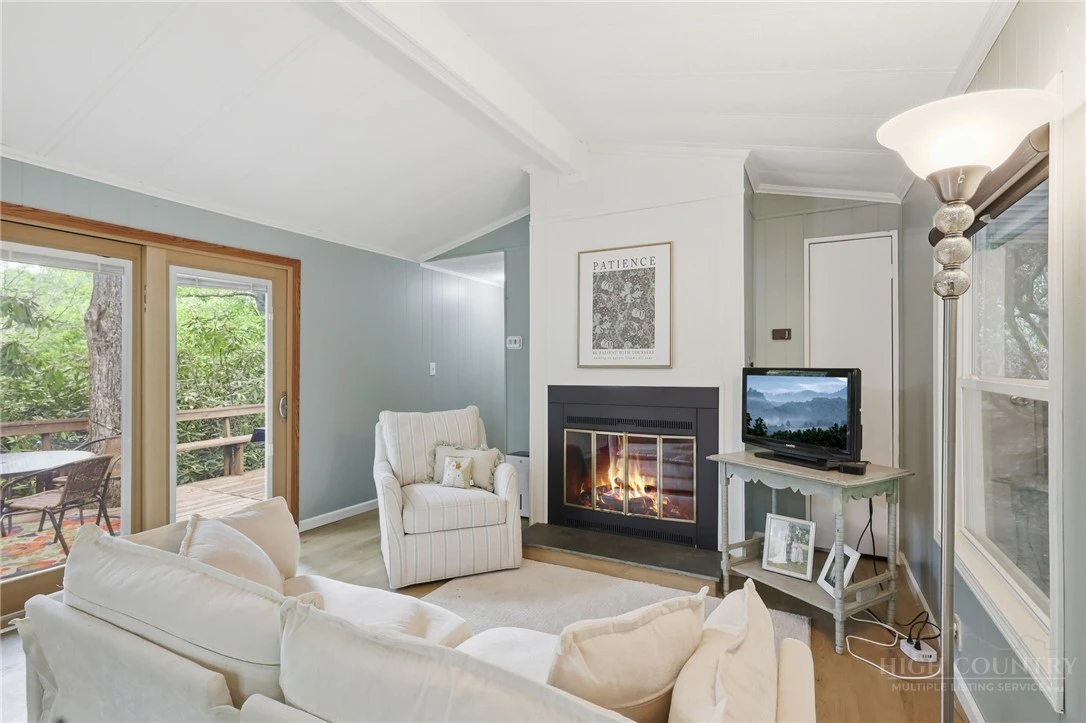 Image number 3 for the current listing