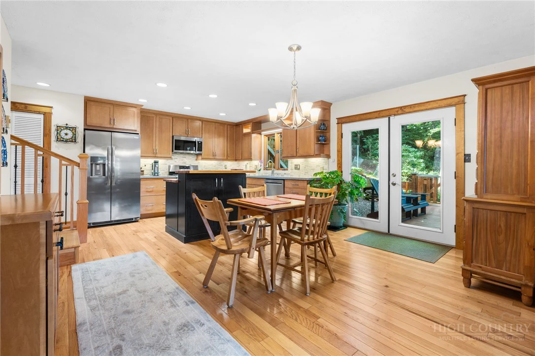 Image number 6 for the current listing