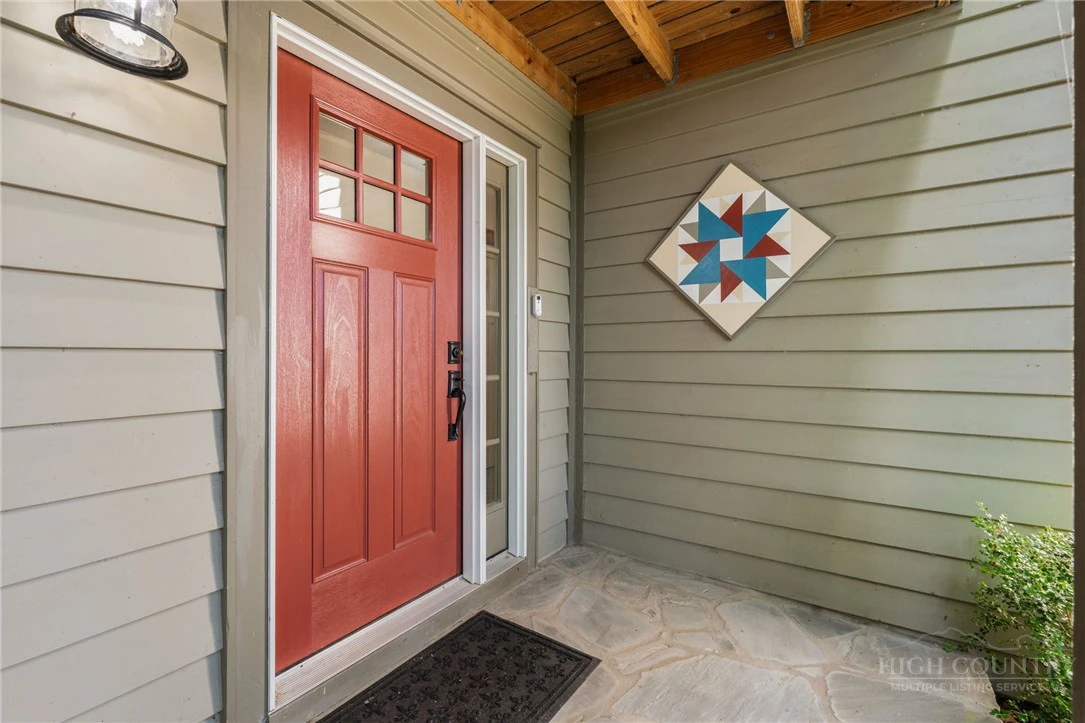 Image number 2 for the current listing