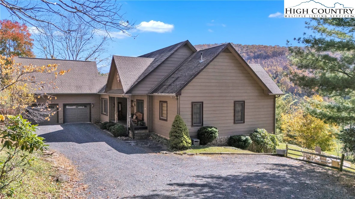 Image number 1 for the current listing