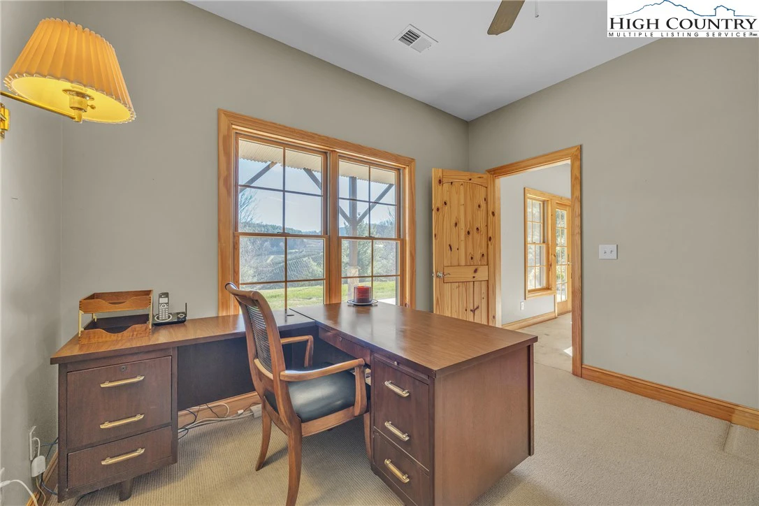 Image number 5 for the current listing