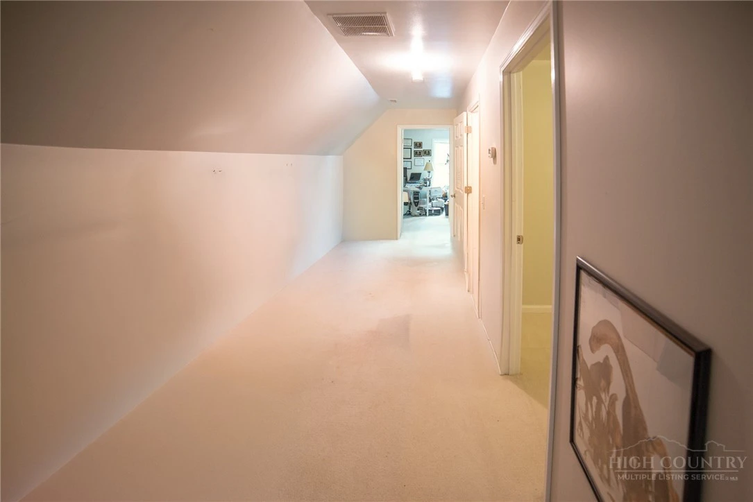 Image number 4 for the current listing