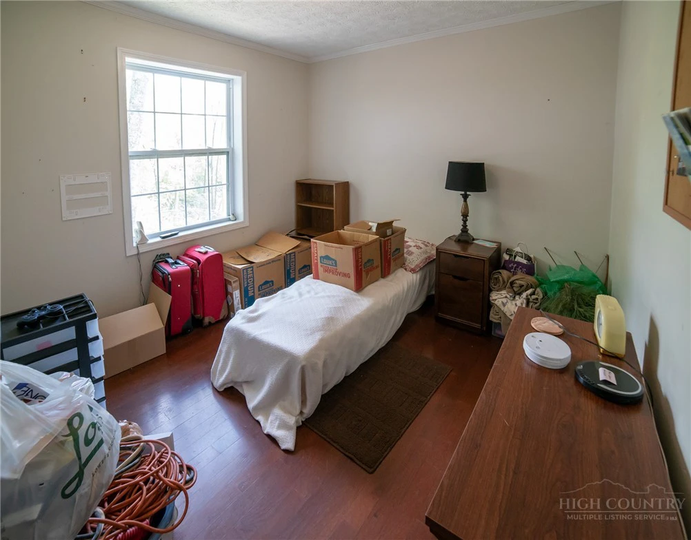 Image number 21 for the current listing