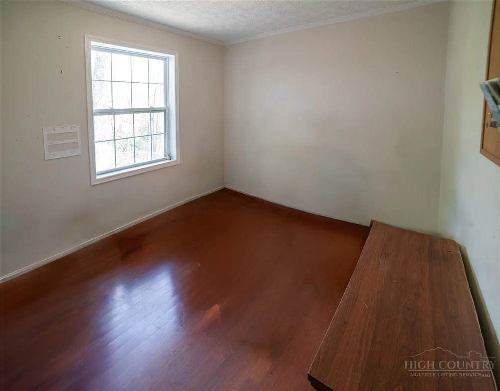 Image number 20 for the current listing