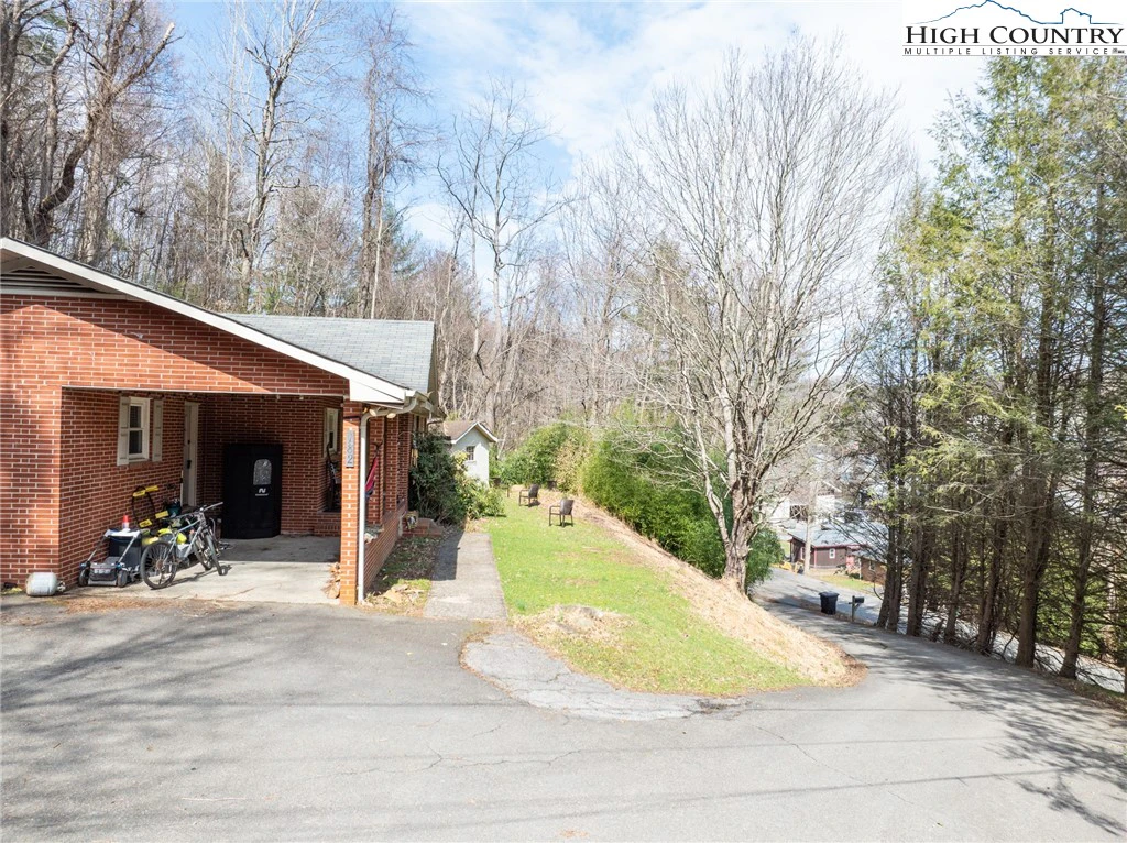 Image number 18 for the current listing