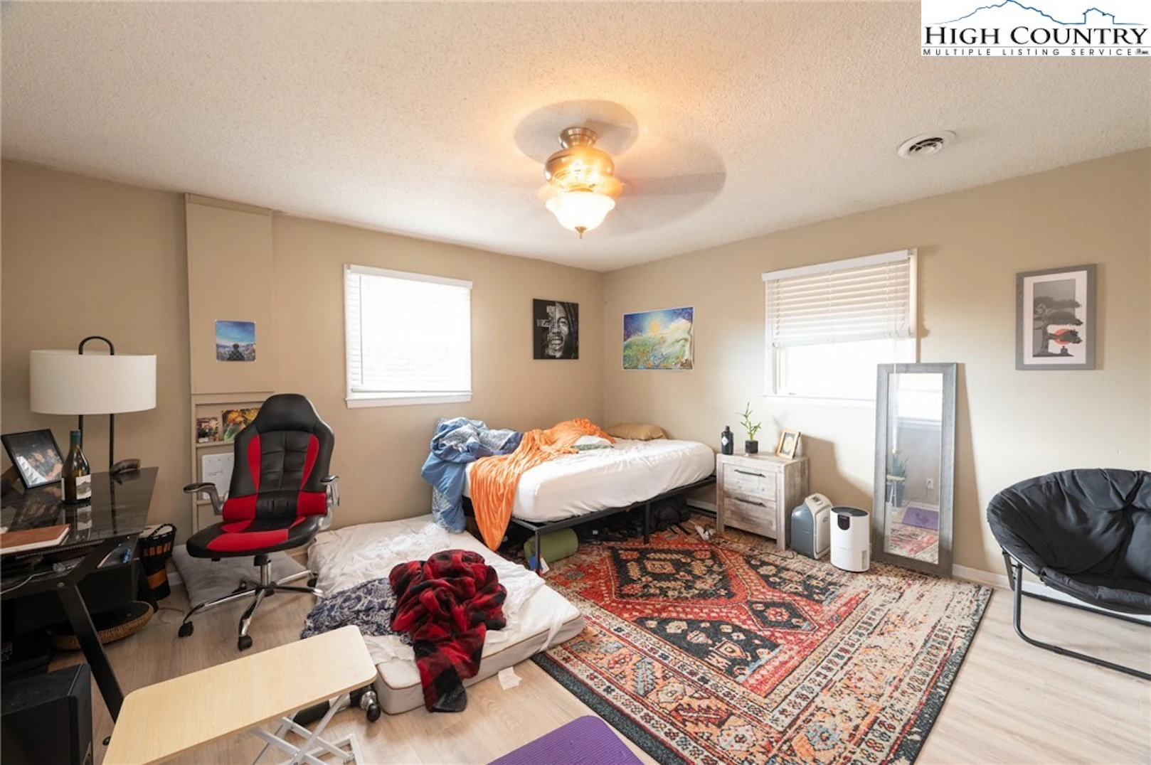 Image number 11 for the current listing