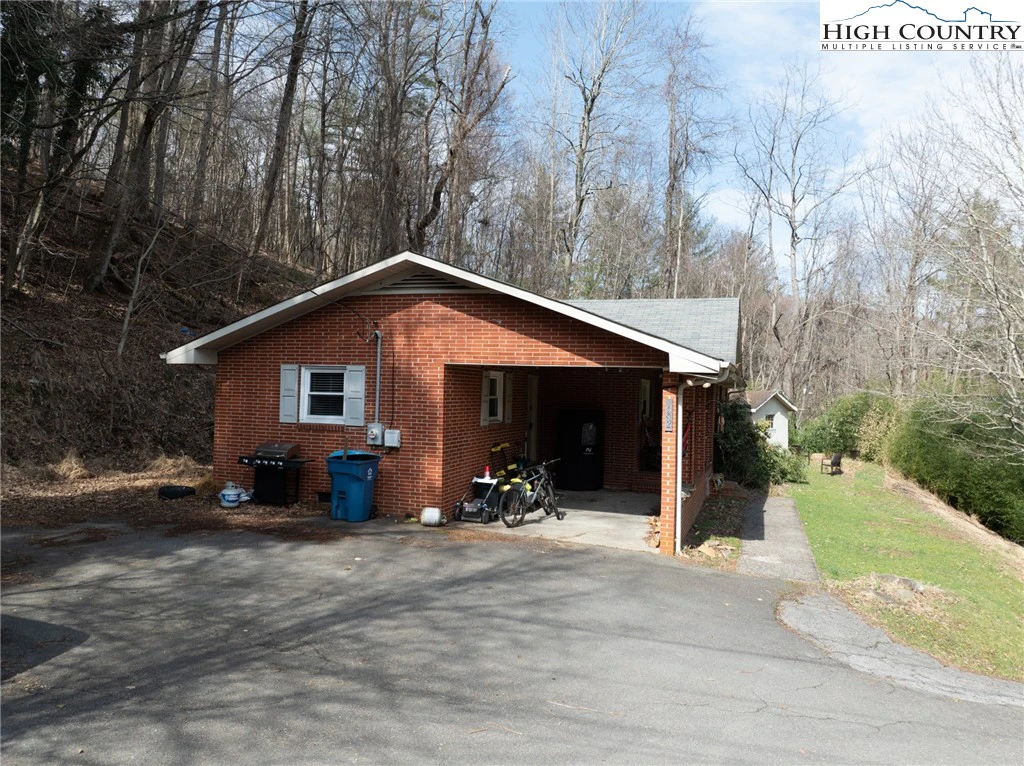 Image number 3 for the current listing