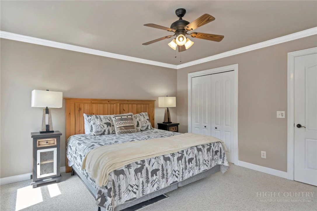 Image number 3 for the current listing