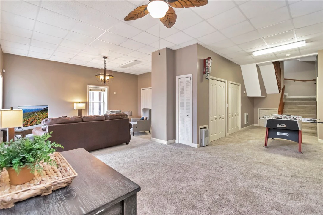 Image number 12 for the current listing