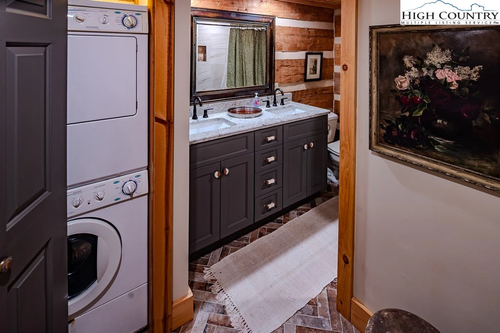Image number 5 for the current listing