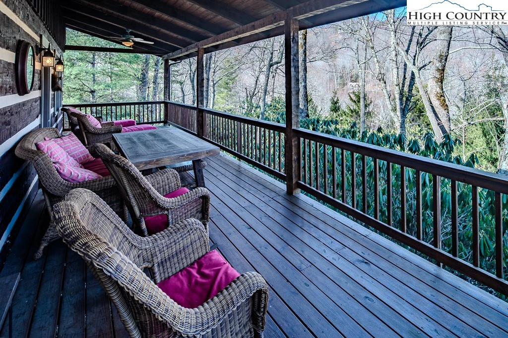 Image number 2 for the current listing